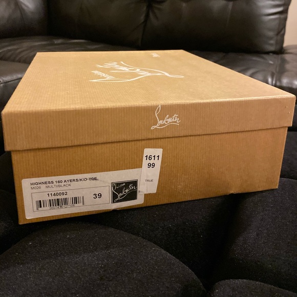 BRAND NEW Christian Louboutin Ayers/Kid Toe Heels - Picture 2 of 5